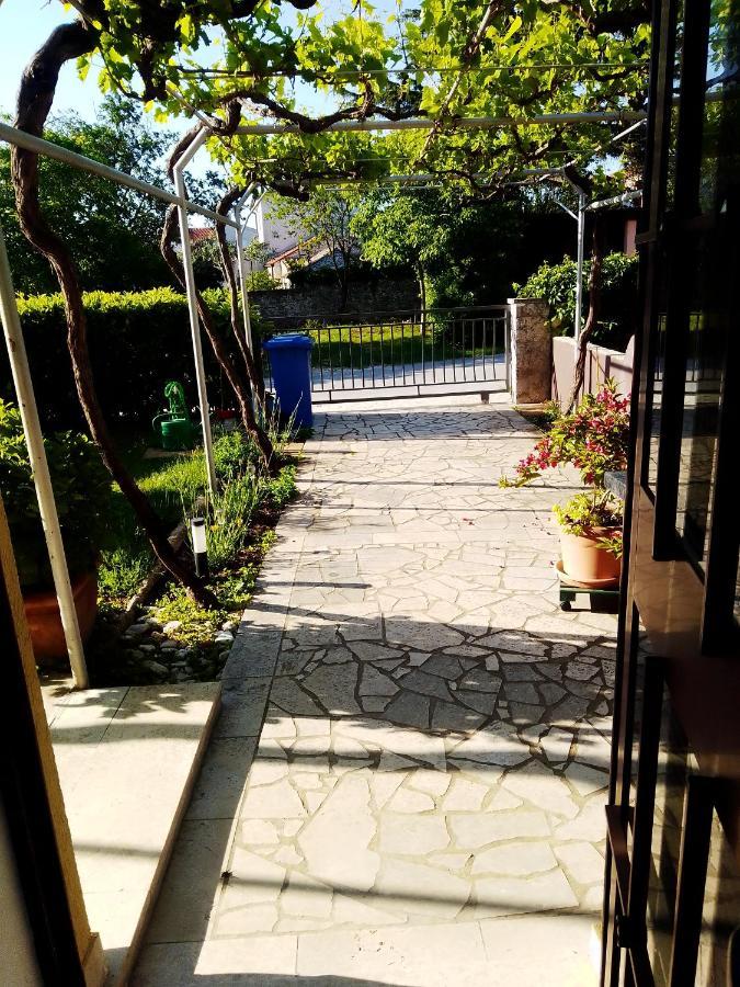 Apartments Bor Medulin Bagian luar foto